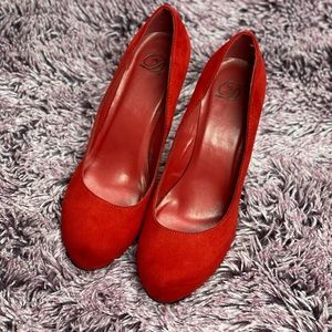 D brand high heels. Velvet vibrant red. Size 10.